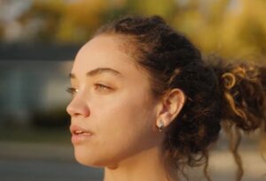 Lumia 2 smarta örhängen från Lumia Health kopplade till en mobilapp