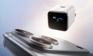 Anker Nano Charger 45W med smart display visas upp på CES 2026